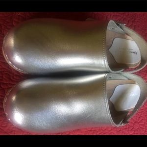Hanna Anderson Silver Clogs